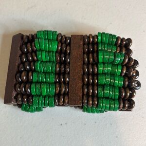 Brown and green stretchable bracelet